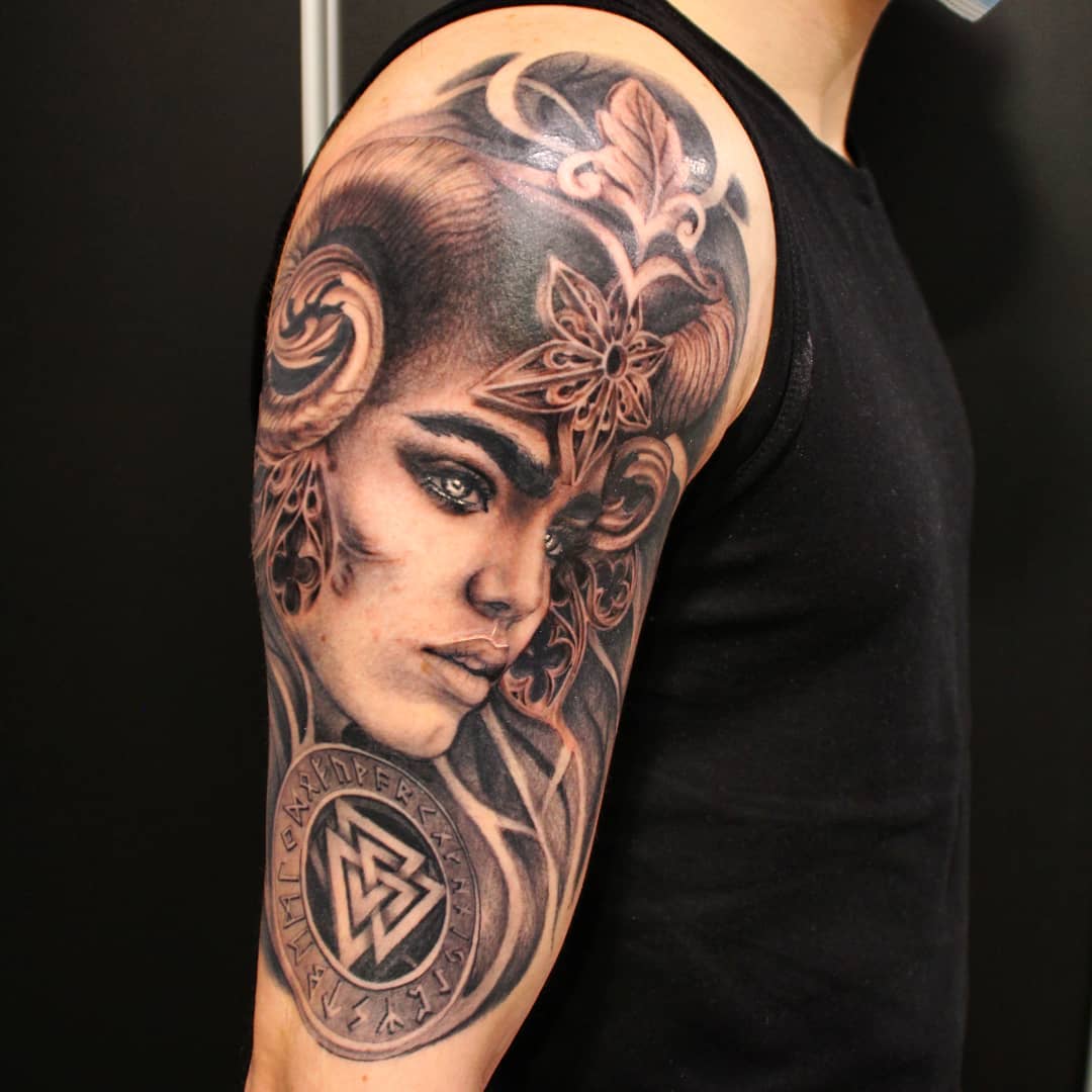 Tatouage par Hanem o'Donnel Tattoo