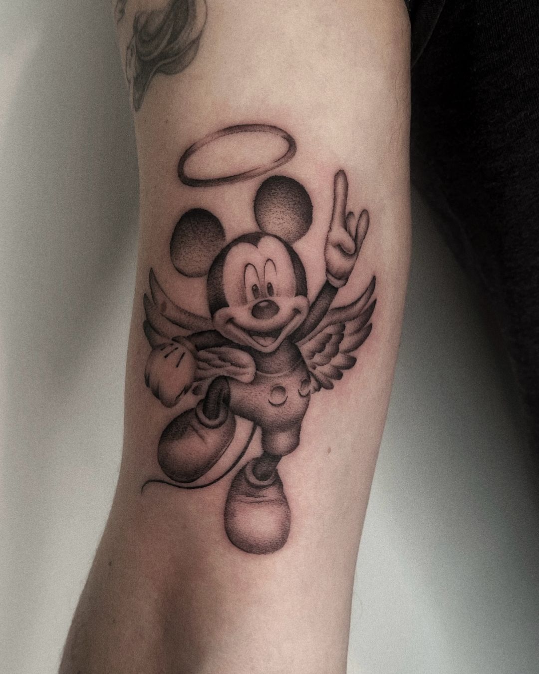Tatouage par Ugo Messebasse