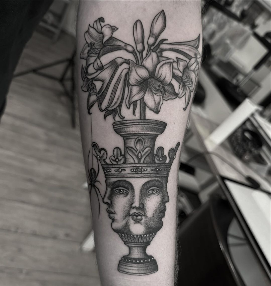 Tatouage par Jimi Jugio