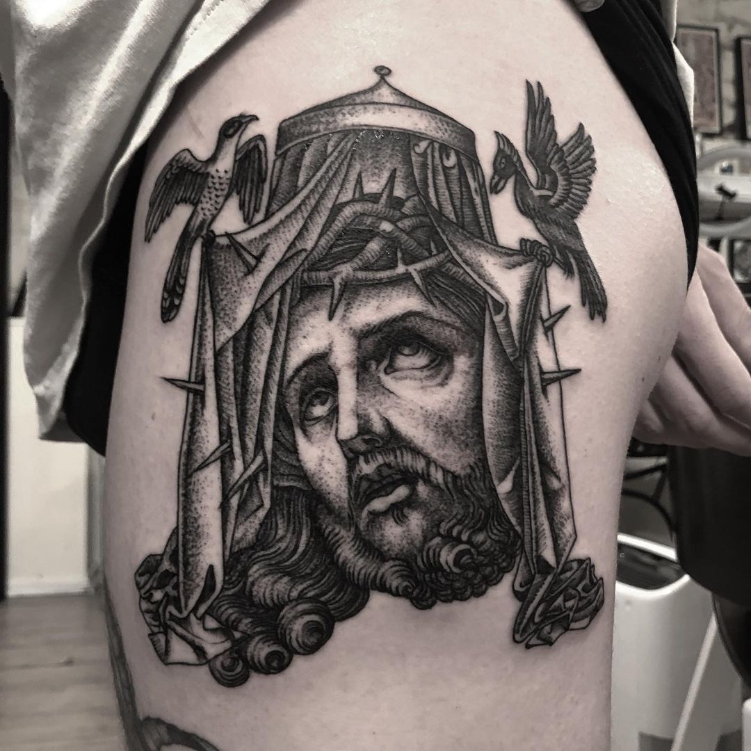 Tatouage par Jimi Jugio