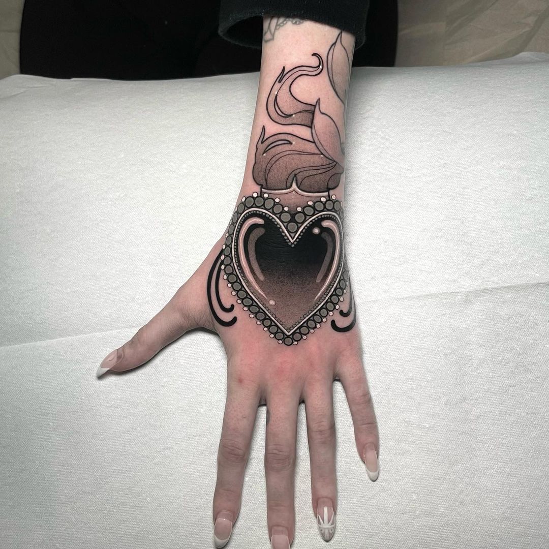 Portfolio de Ananda RIVE Black Neotraditional Tattoos In Paris