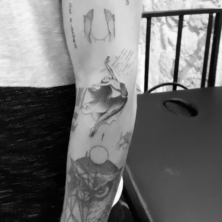 Tatouage par R Λ Y Λ H