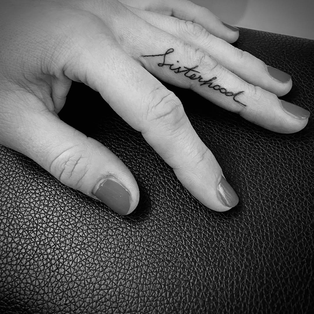 Tatouage par R Λ Y Λ H