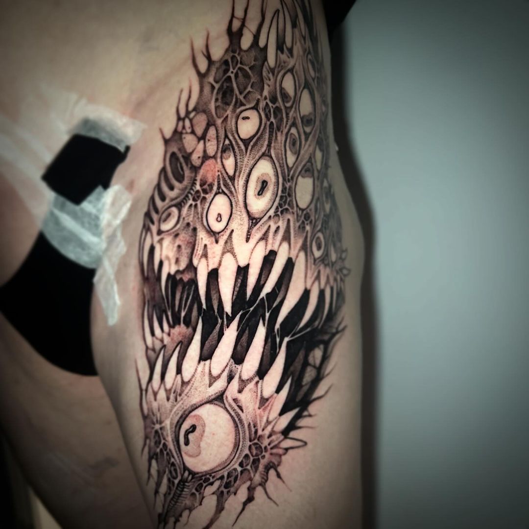 Tatouage par Alex Trowell