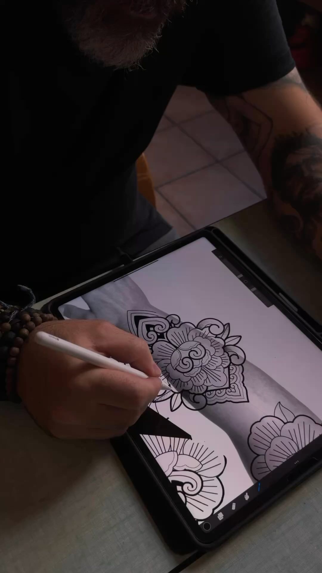 Travail de Laurent ZUCCA Tattoo BLACK Ornament