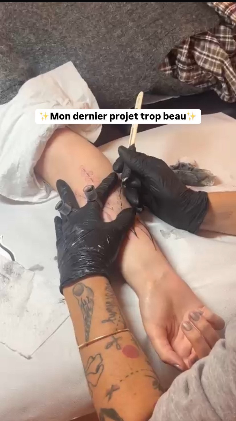 Tatouage par Johanne Handpoke Since 2019 Marseille