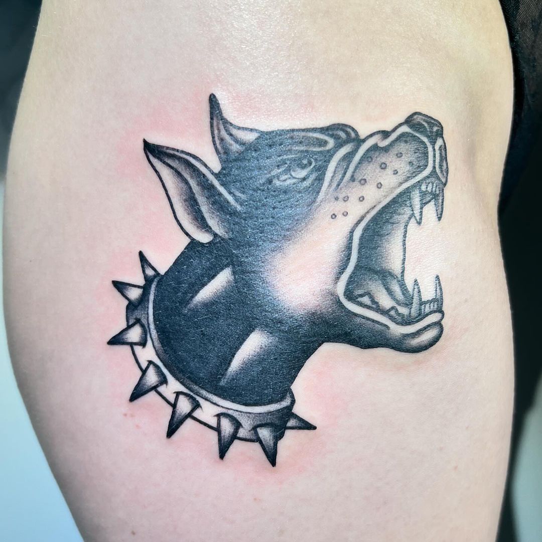 Tatouage par Juan Más