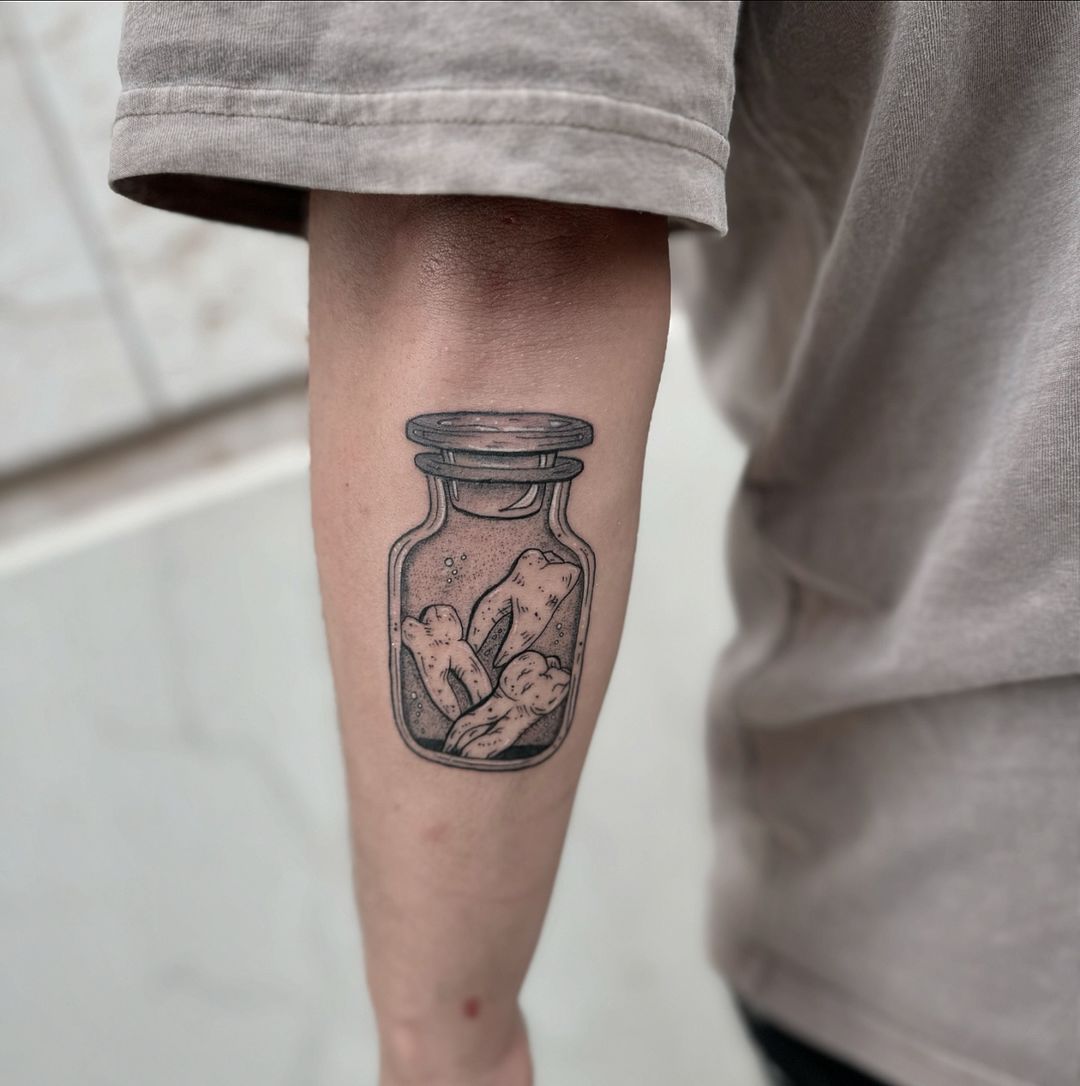 Tatouage par M Y R O S
