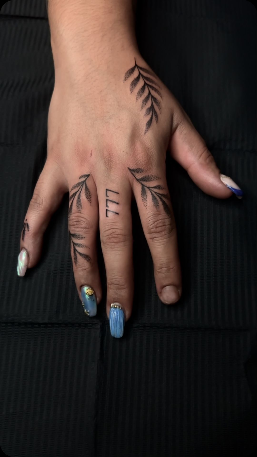 Tatouage par Laura Dystopiak