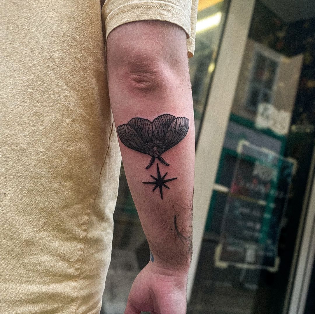Tatouage par l'Enfant Sauvage Neotraditional