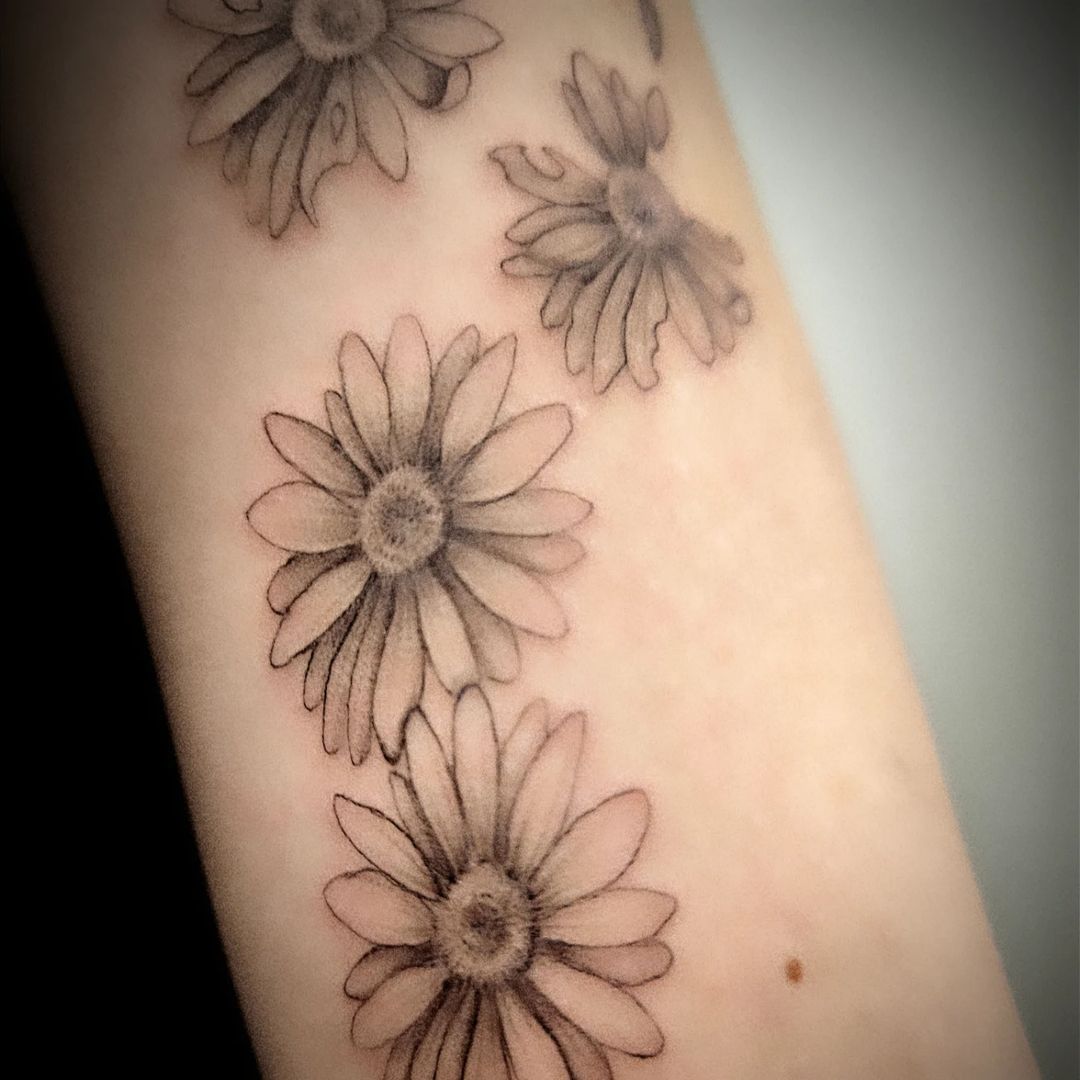 Tatouage par Elinor INK Fine Line Tattoo Artist Evreux
