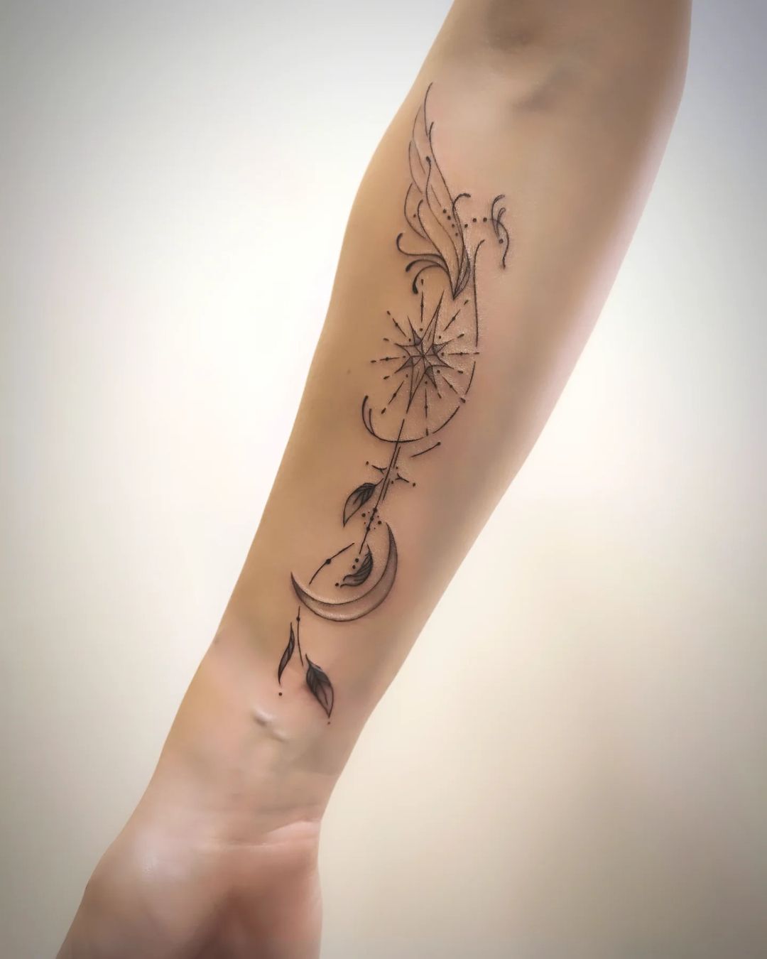 Tatouage par Elinor INK Fine Line Tattoo Artist Evreux