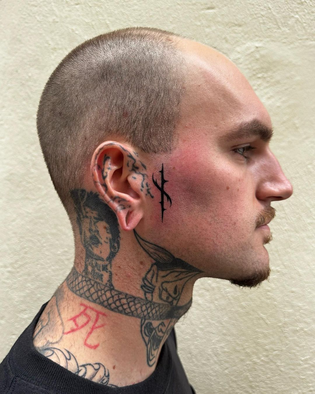 Tatouage par L A R A T U R E