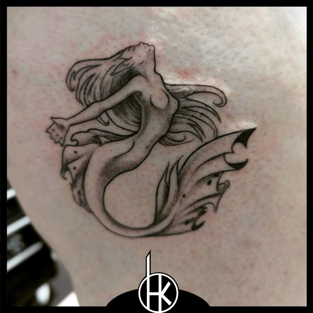 Tatouage par HK Manu