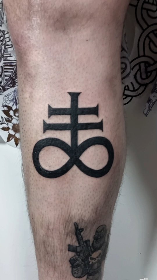 Tatouage par Fʀᴇᴅᴅʏ