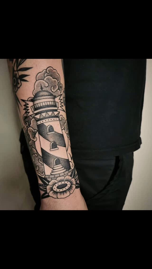 Tatouage par Anaïs XIII Dystopia Tinta