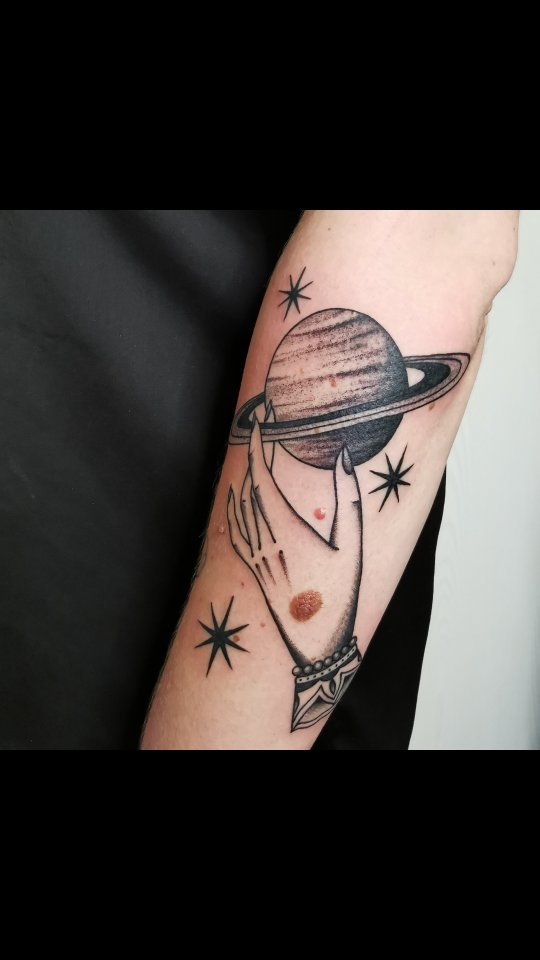 Tatouage par Anaïs XIII Dystopia Tinta