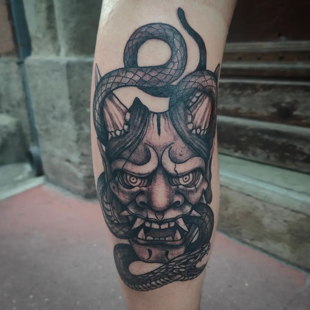 Tatouage par Charlie Hyena