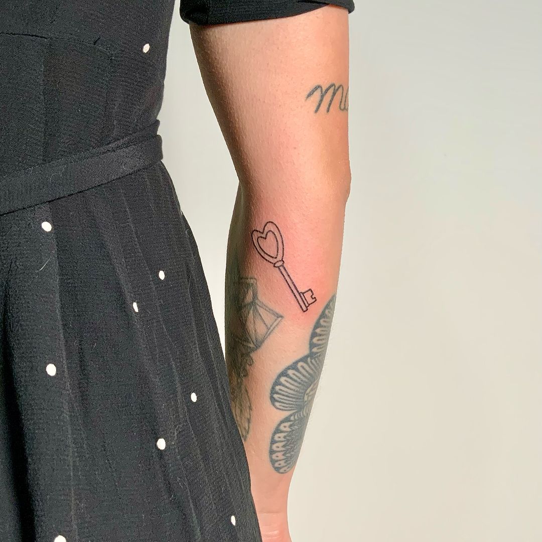 Portfolio de Cestttrop Tattoo Troyes Handpoke