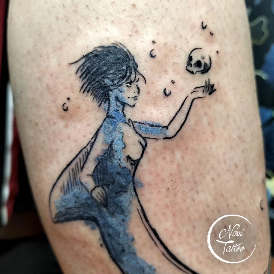 Tatouage par Tatoueuse Style Croquis Pop-Culture