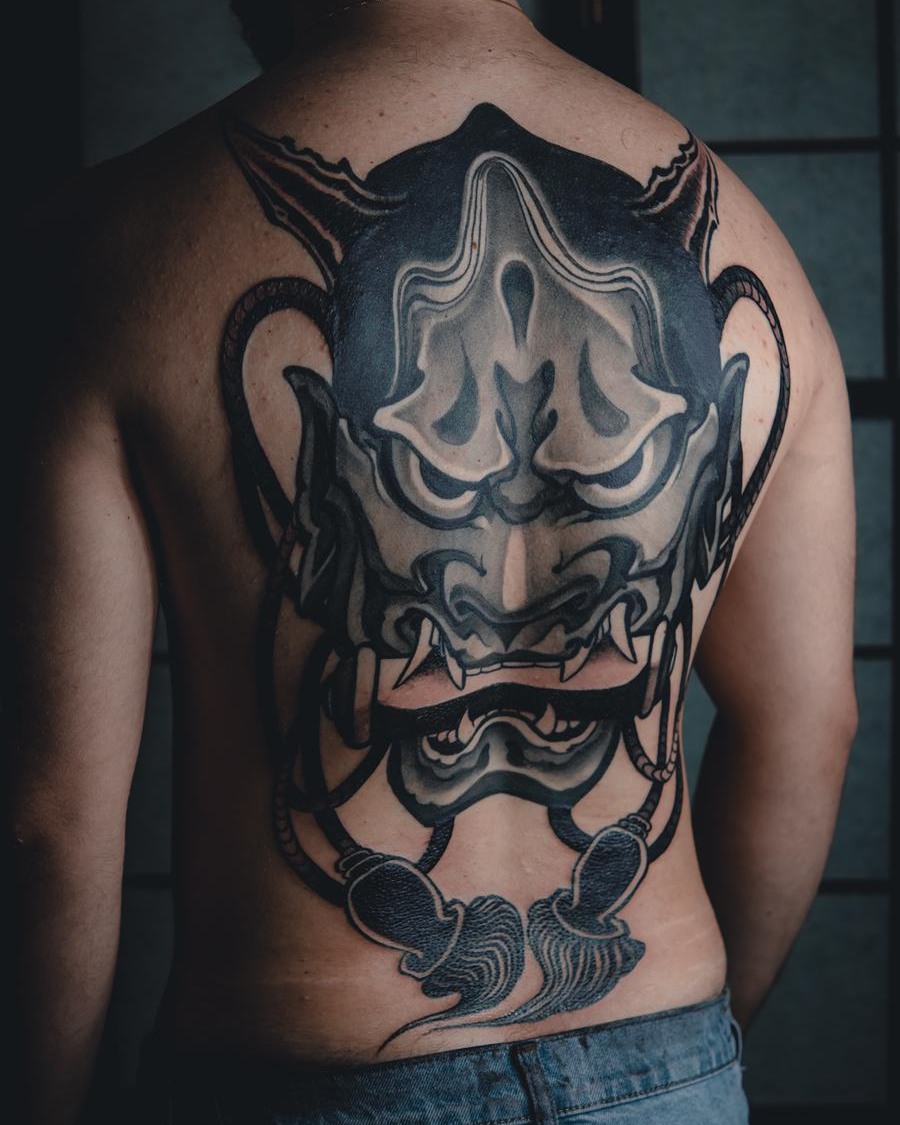 Tatouage par La Main Noire