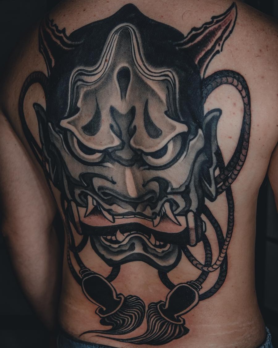 Tatouage par La Main Noire