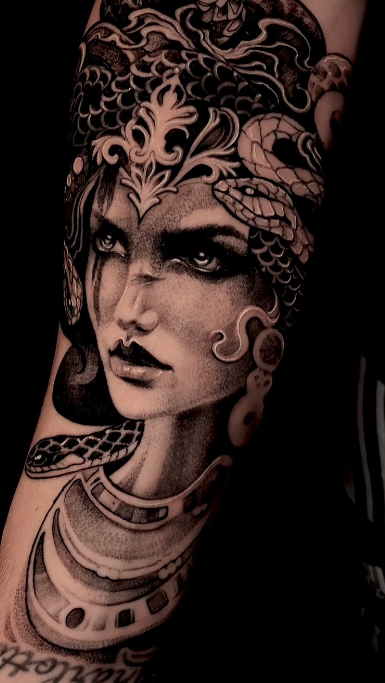 Tatouage par Xenia Mirer