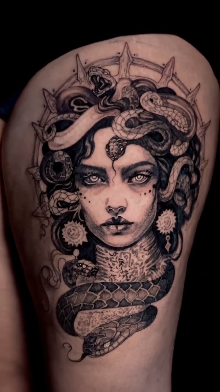 Tatouage par Xenia Mirer