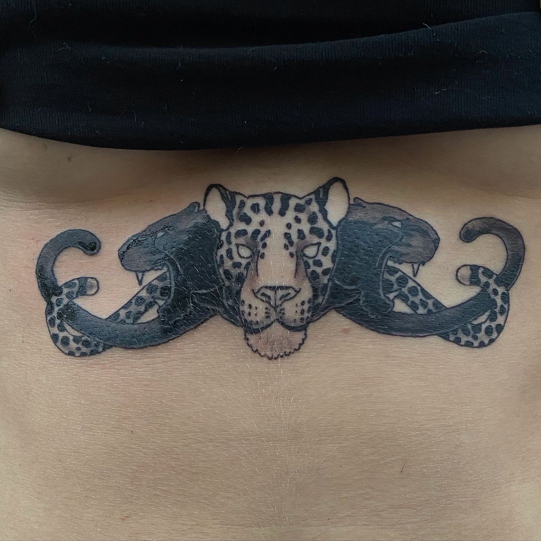 Tatouage par La Guêpe