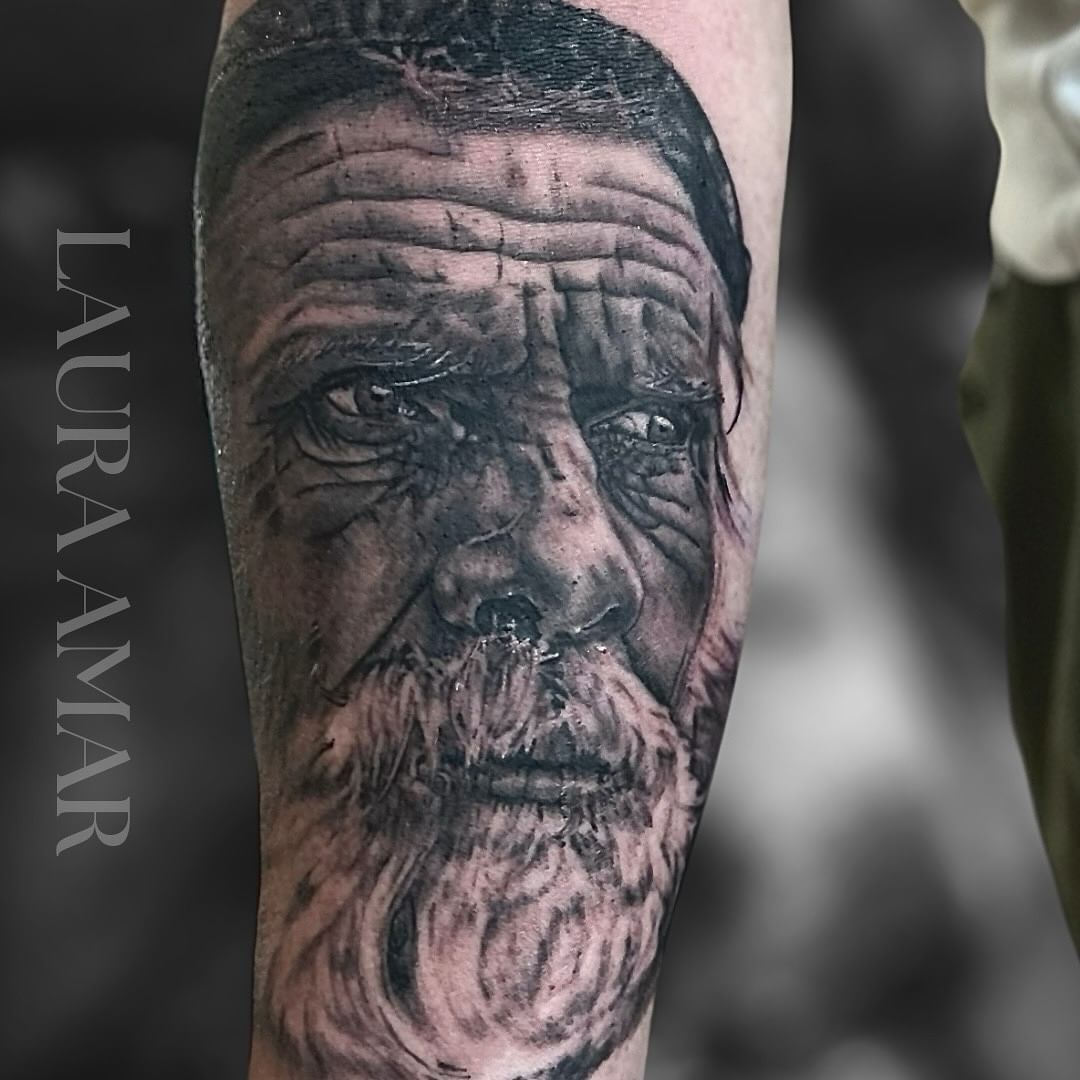 Tatouage par Laura Amar White Chapel