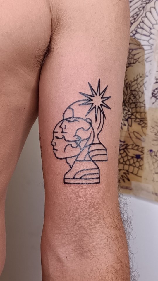 Tatouage par Jeune Ancien