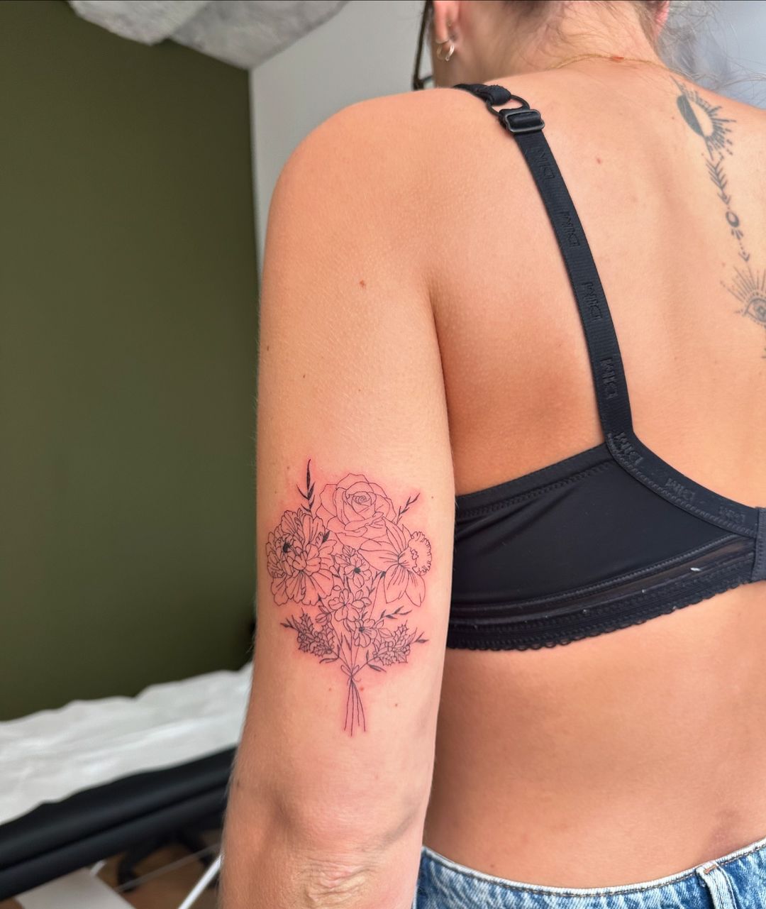 Portfolio de Enluzd Fine Line Tattoo Artist