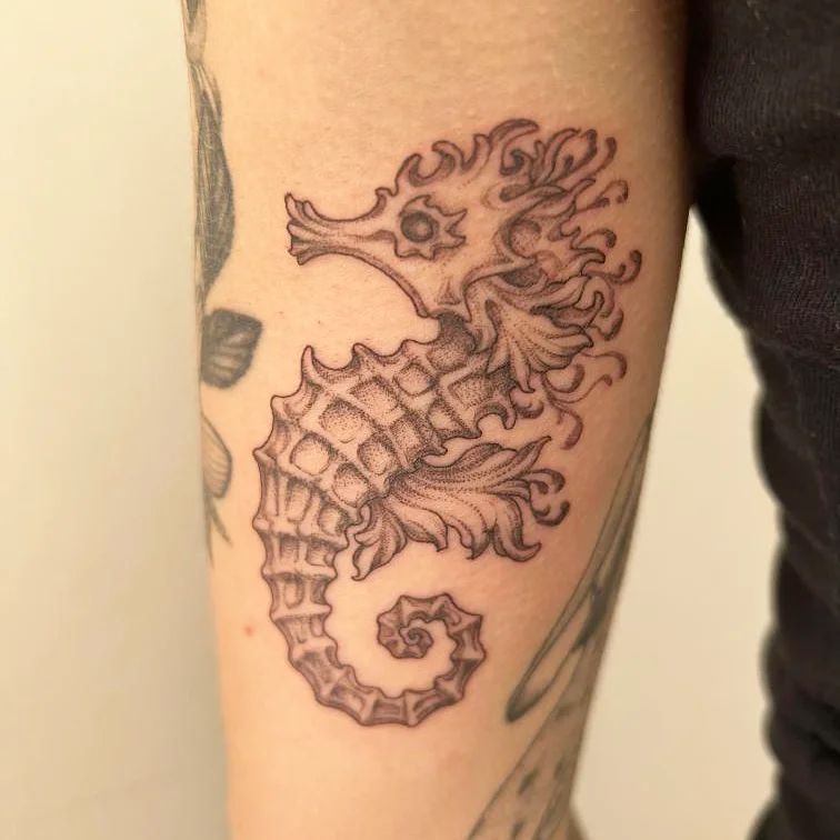 Tatouage par Maeva Yger Tattoo