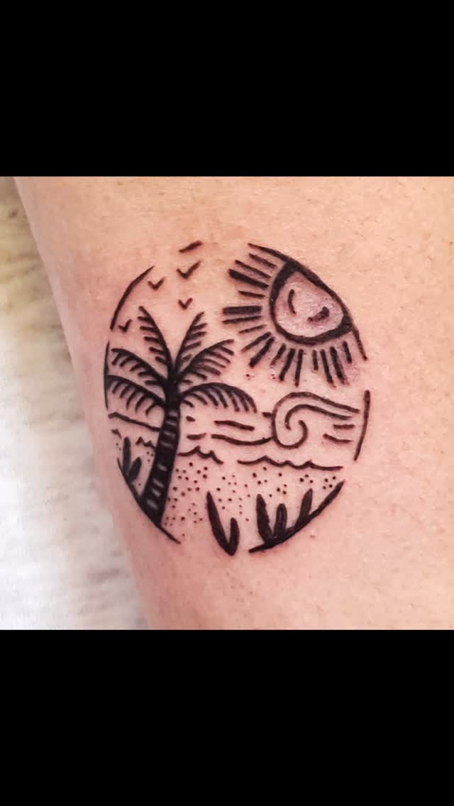 Portfolio de Camille Tatoueuse Style Floral Minimaliste Et Poétique