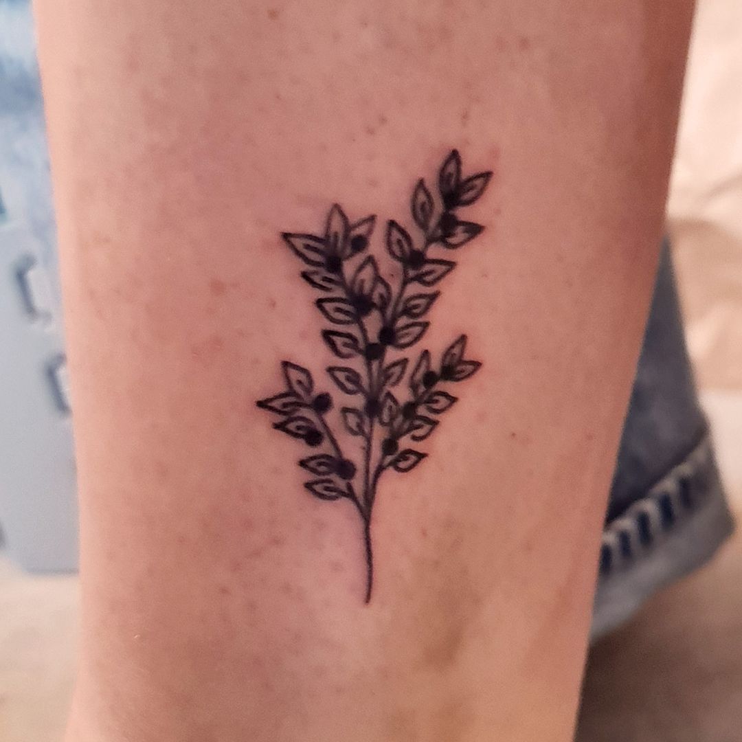 Portfolio de Camille Tatoueuse Style Floral Minimaliste Et Poétique