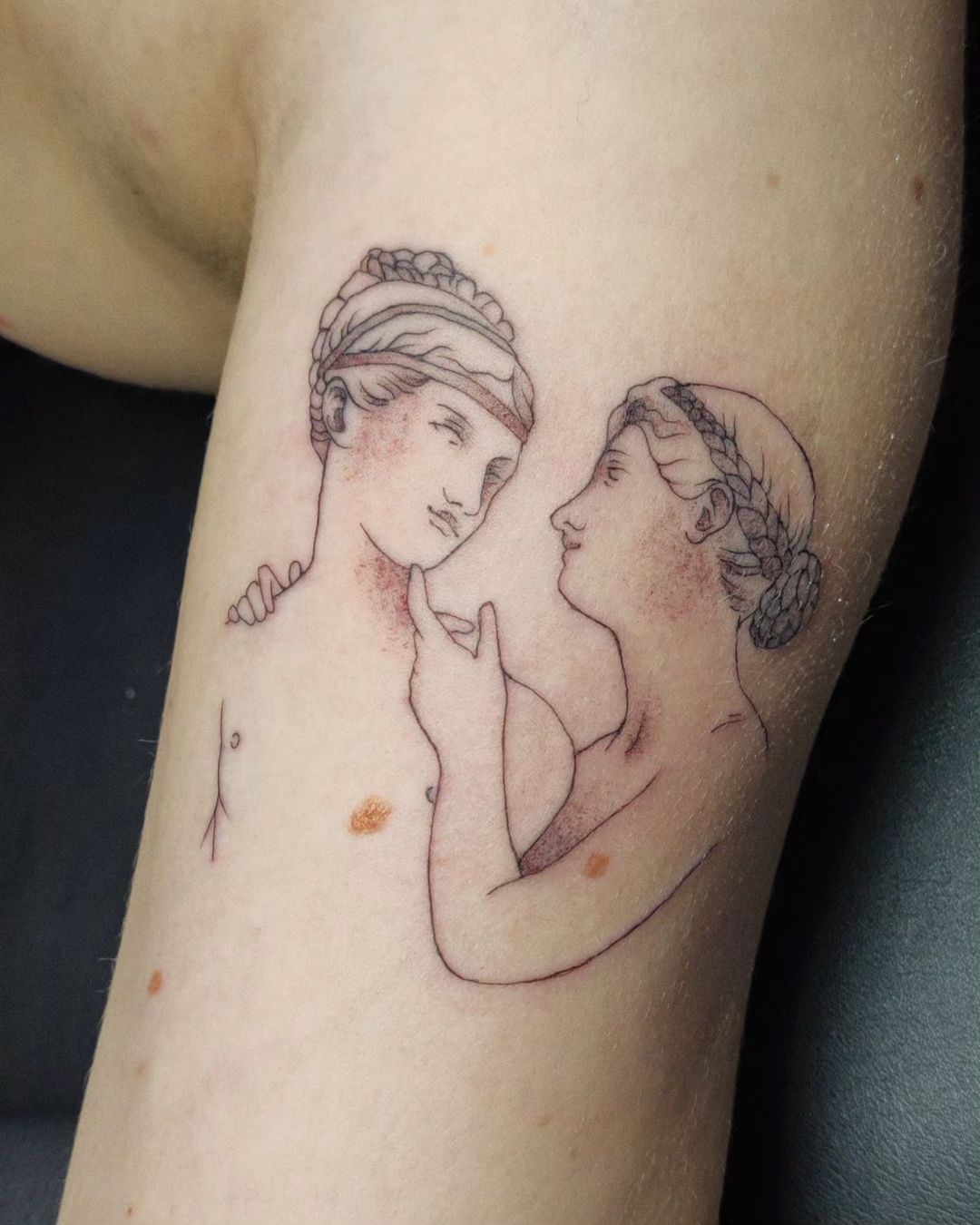 Tatouage par Pink Studio