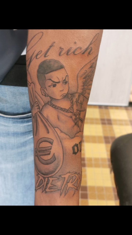 Travail de Andy Ilb - Tatoueur Noir Et Gris