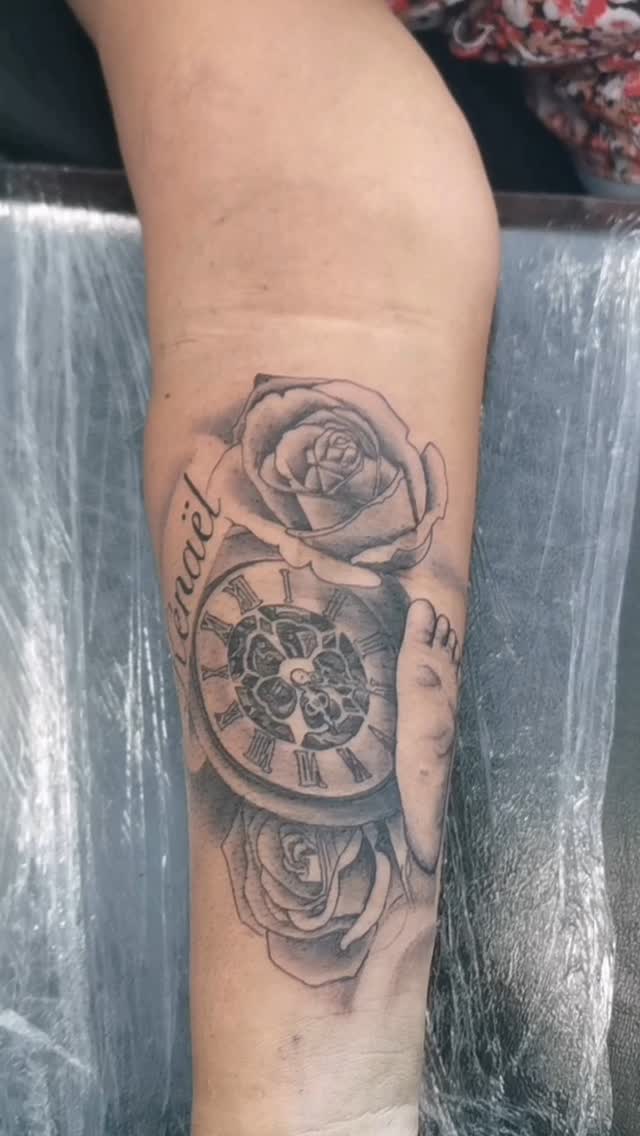 Travail de Andy Ilb - Tatoueur Noir Et Gris