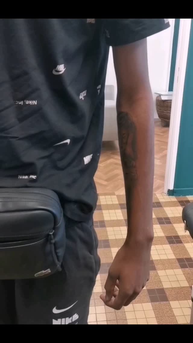 Travail de Andy Ilb - Tatoueur Noir Et Gris