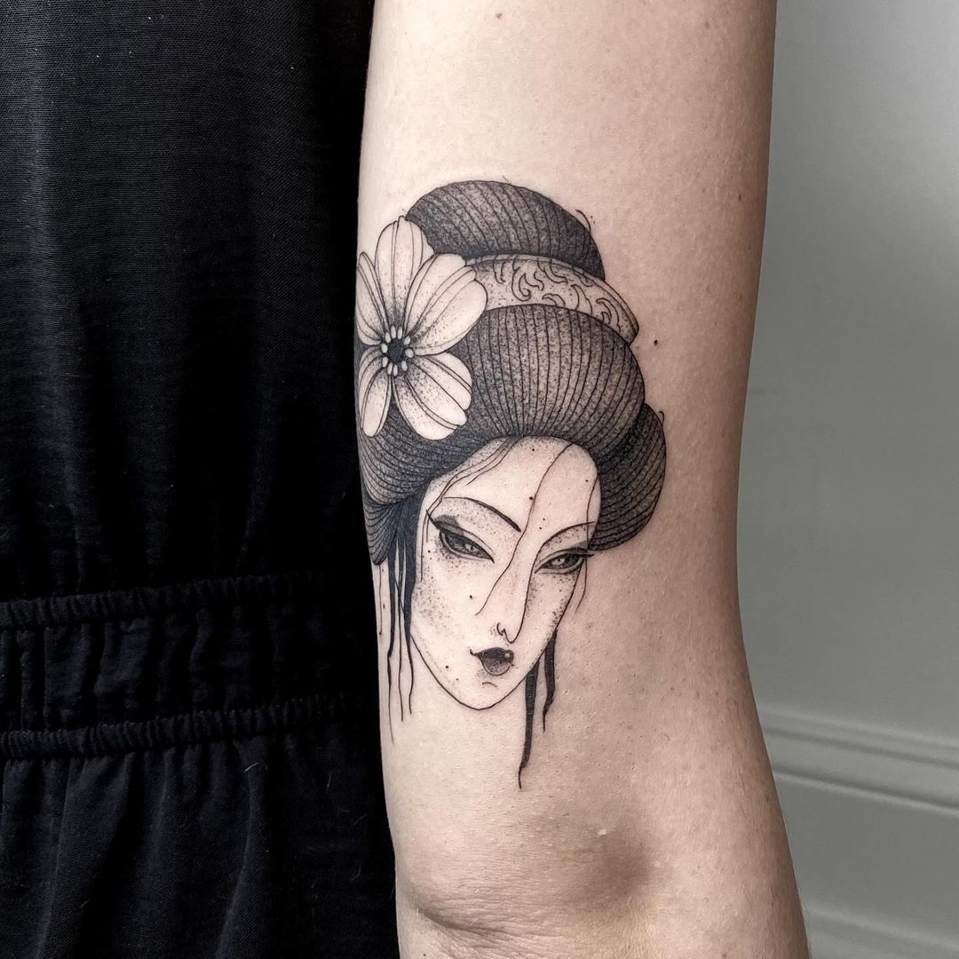 Travail de Tulipe . Tattoo Artist