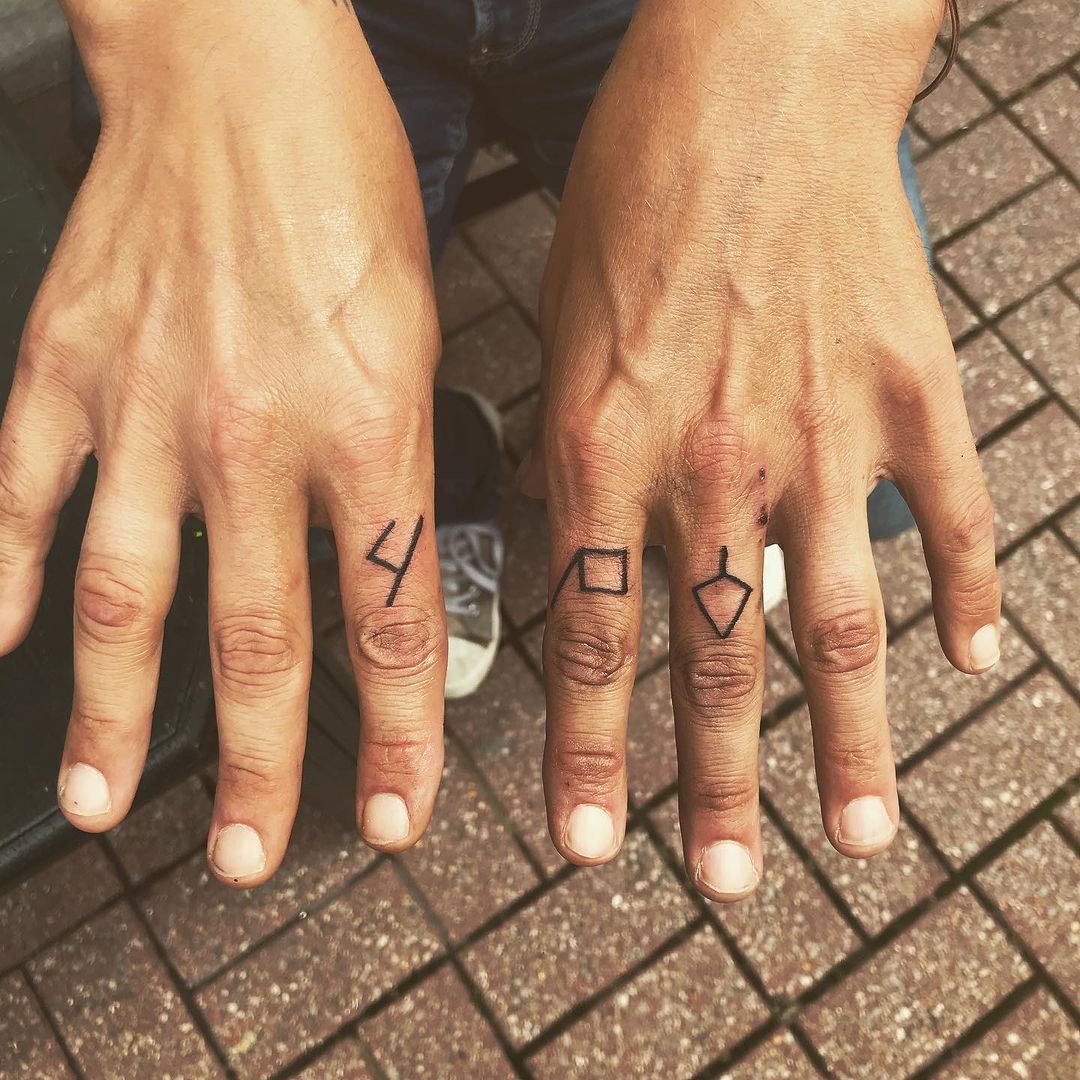 Tatouage par Jon Kulas Aka Voyou Sensible