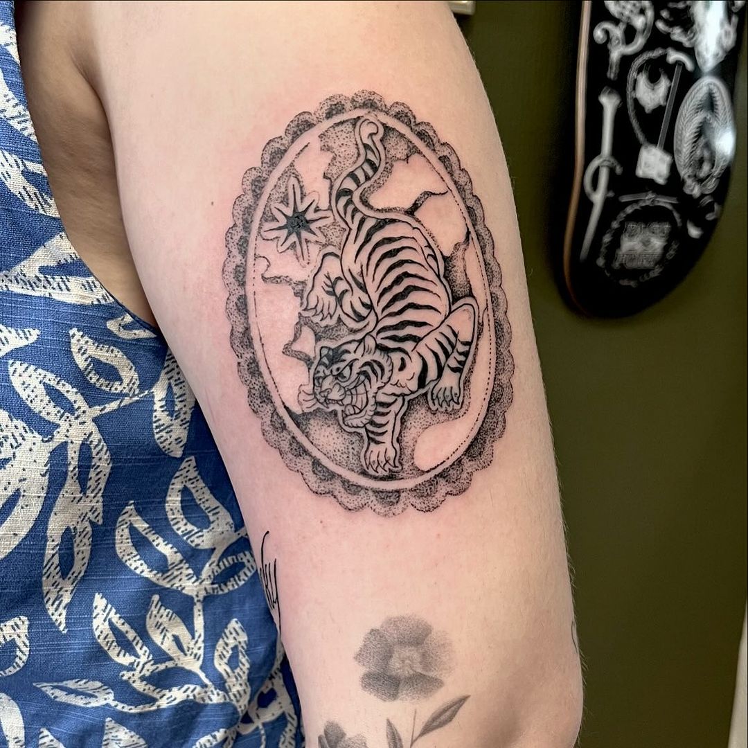 Tatouage par Heart Break Tattoo