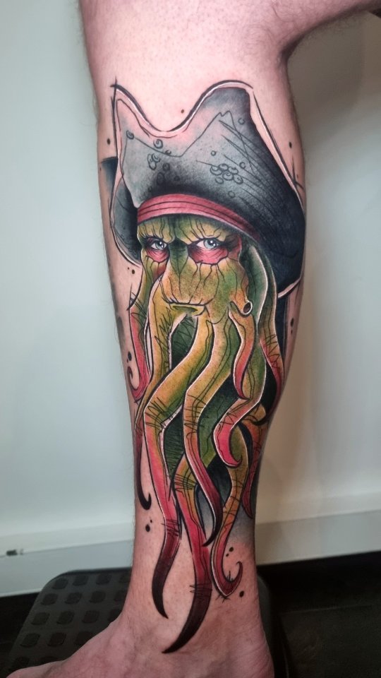 Tatouage par Laura Thorn