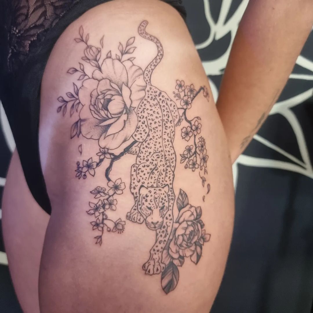 Tatouage par Mia Lecompte