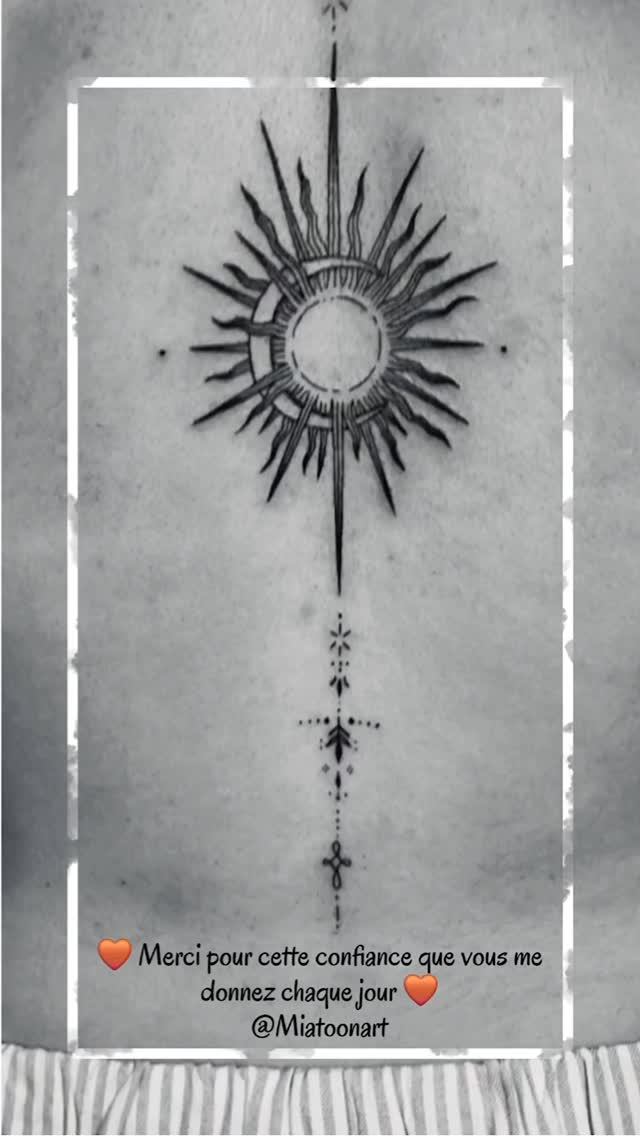 Tatouage par Mia Lecompte