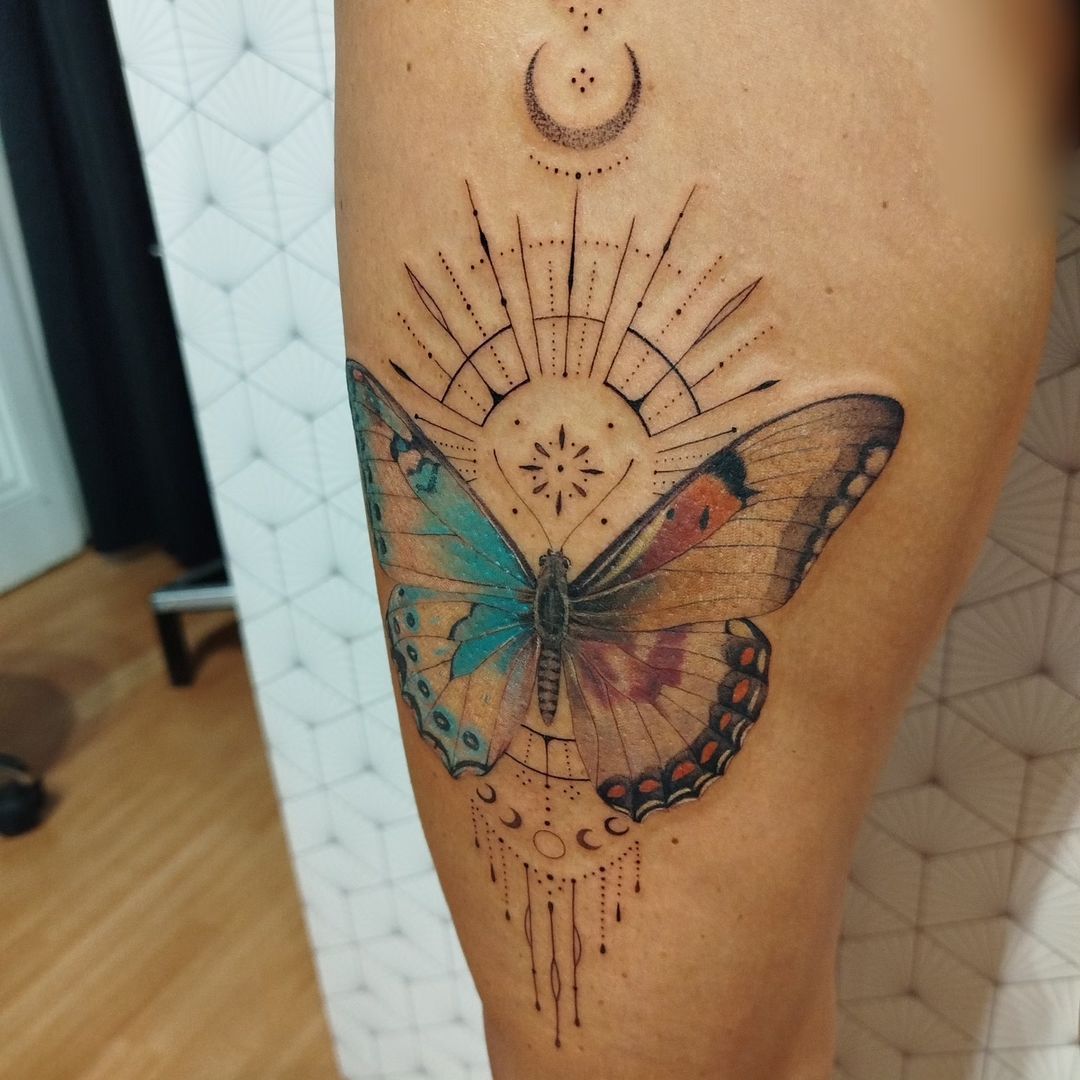 Tatouage par Lou P'ink Tattoo