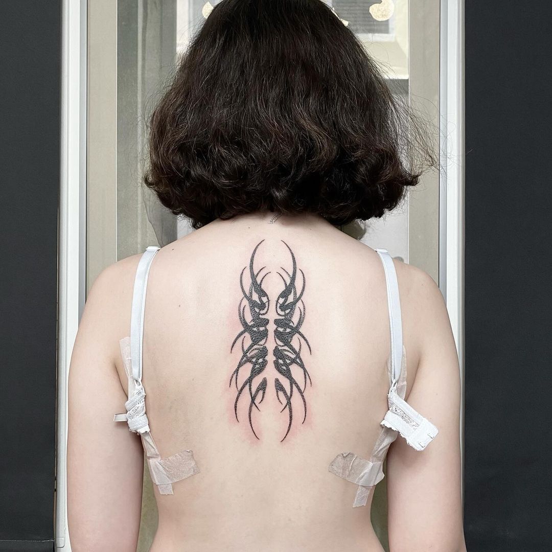 Tatouage par B A K C H I C H T A T T O O