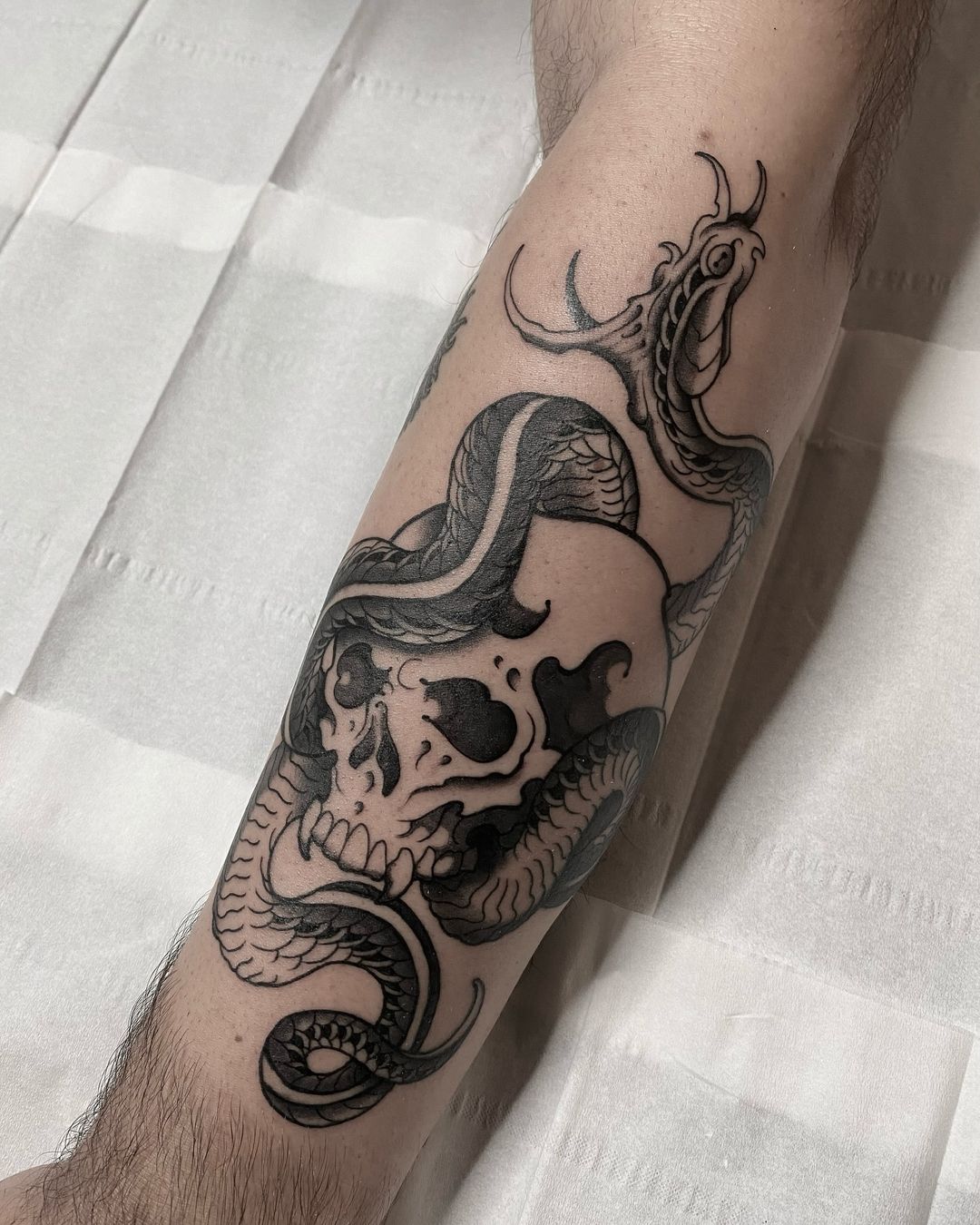 Tatouage par B A K C H I C H T A T T O O