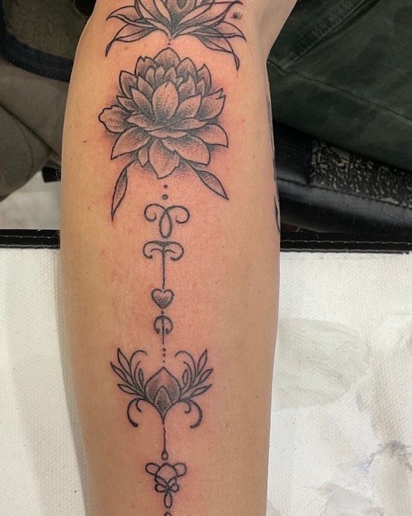 Travail de Ad-Vitam Tattoo Piercing