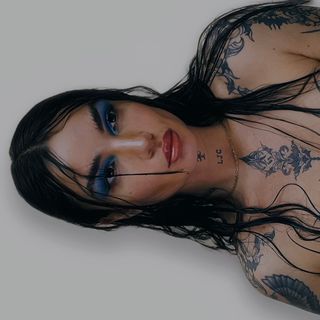 Laura Julia Corinne
